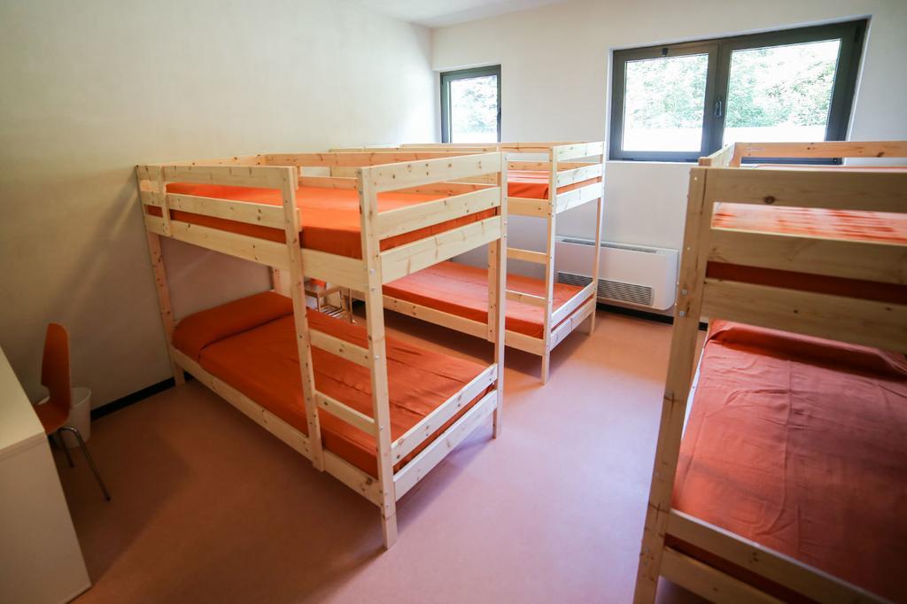 Oasi Hostel Merone Habitación foto